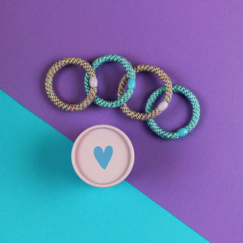 Haargummi-Set flieder/blau mit 4 Haargummis in runder Geschenkbox Ava & Yves - malmichmunt.com