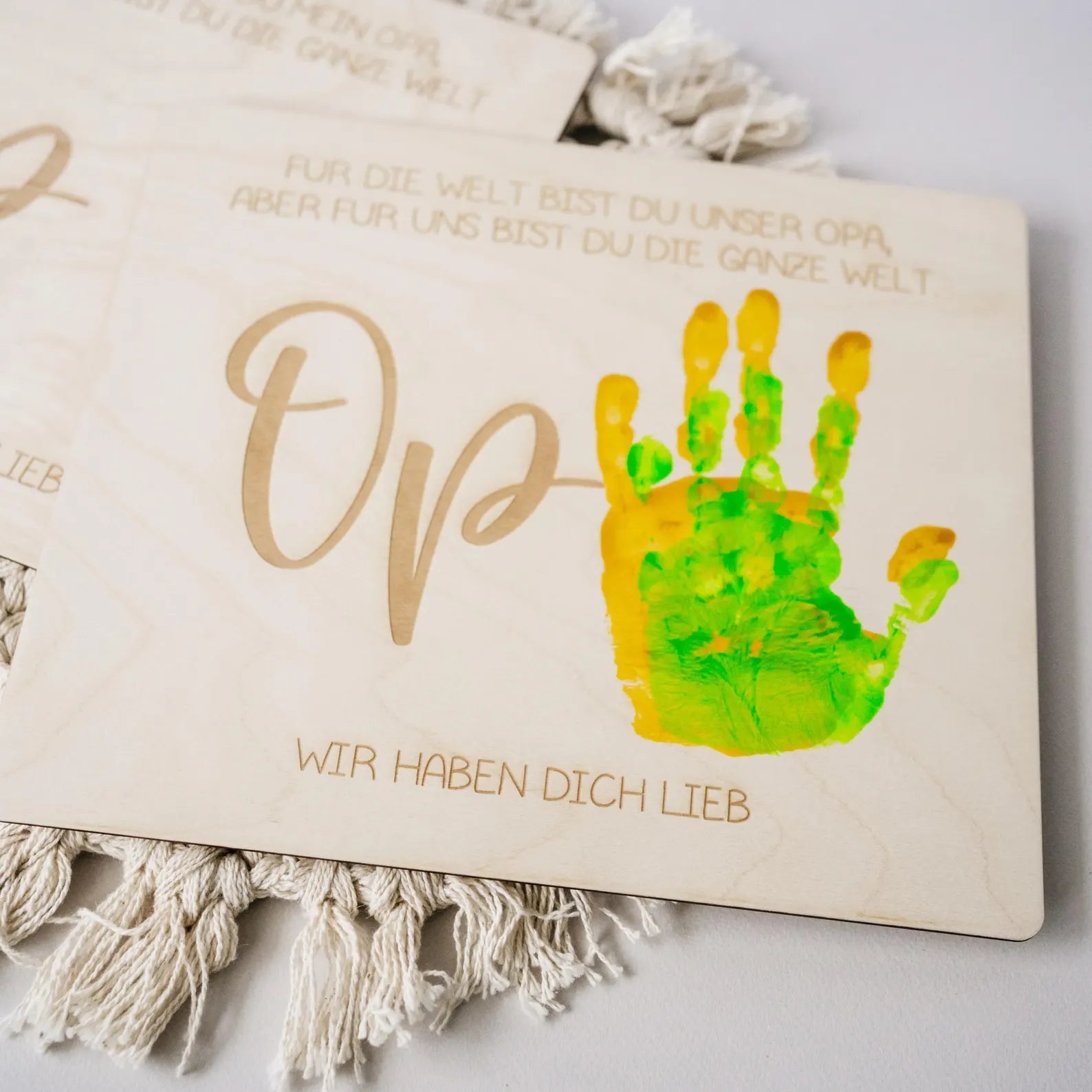 Handabdruck Brettchen Opa – Persönliches Holzgeschenk (mehrere Kinder) Alicas Schlawiner - malmichmunt.com
