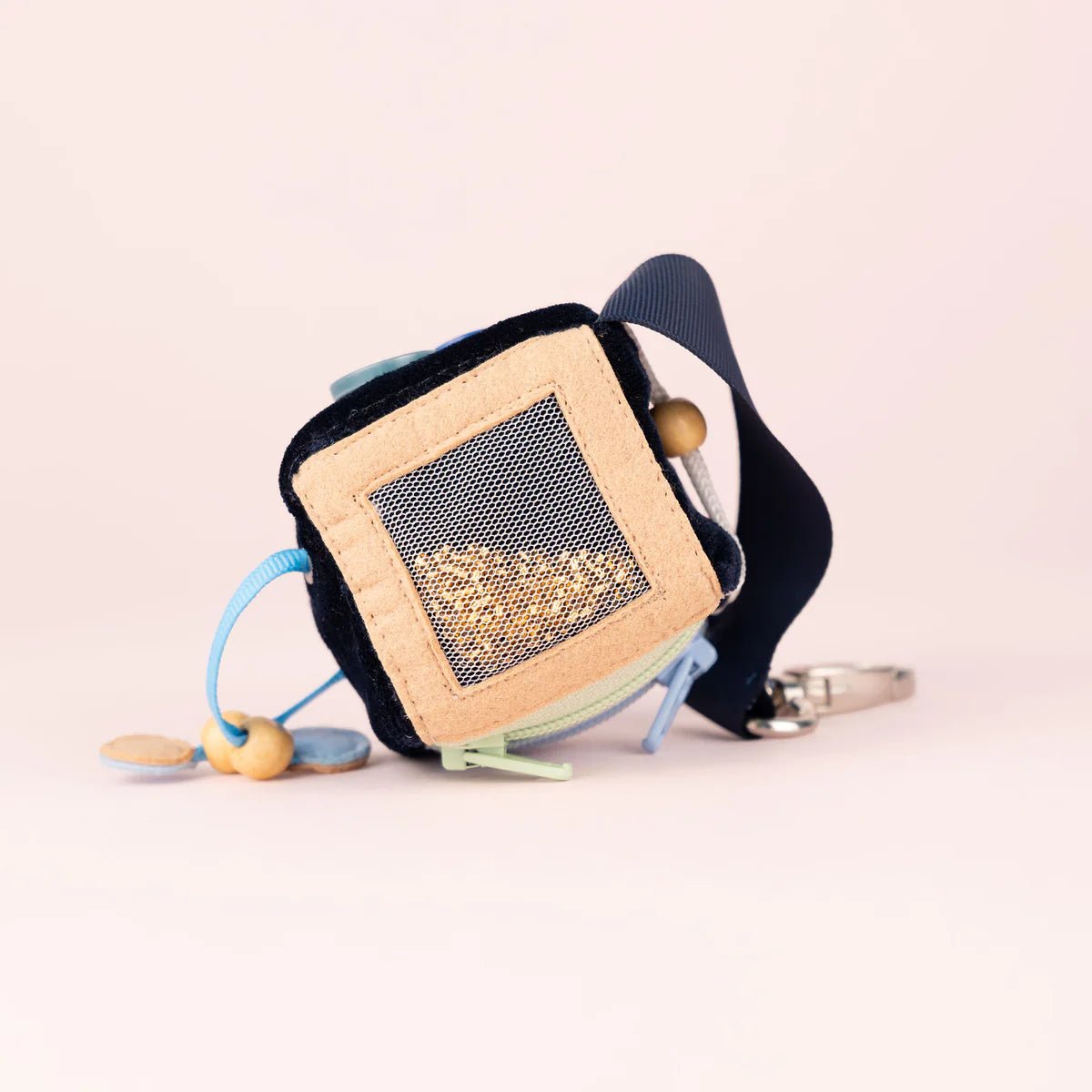 Jolly Designs - Calmi Cube "Blavi" der Ruhige Jolly Designs - malmichmunt.com