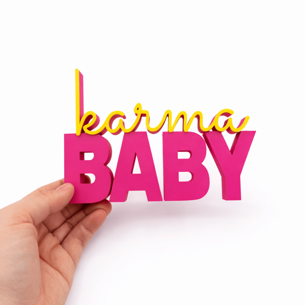 3D Drucker Schriftzug „Karma Baby“ – Pink - Gelb Jeka - malmichmunt.com