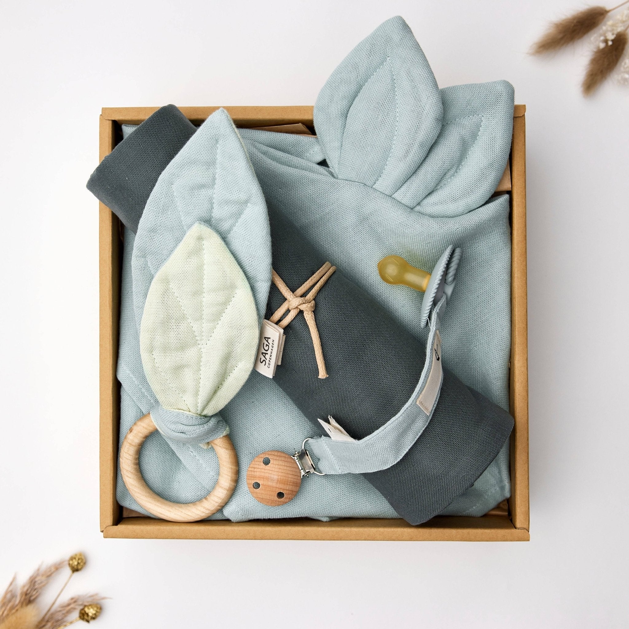Baby - Geschenkbox – Morning Mist – nachhaltig & biologisch Saga Copenhagen - malmichmunt.com