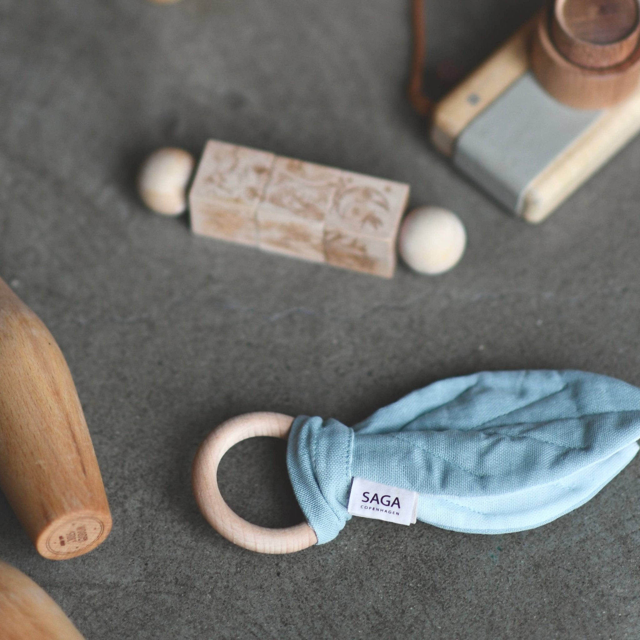 Baby - Sinnesspielzeug - Beißring aus Bio - Baumwolle in Mint Saga Copenhagen - malmichmunt.com