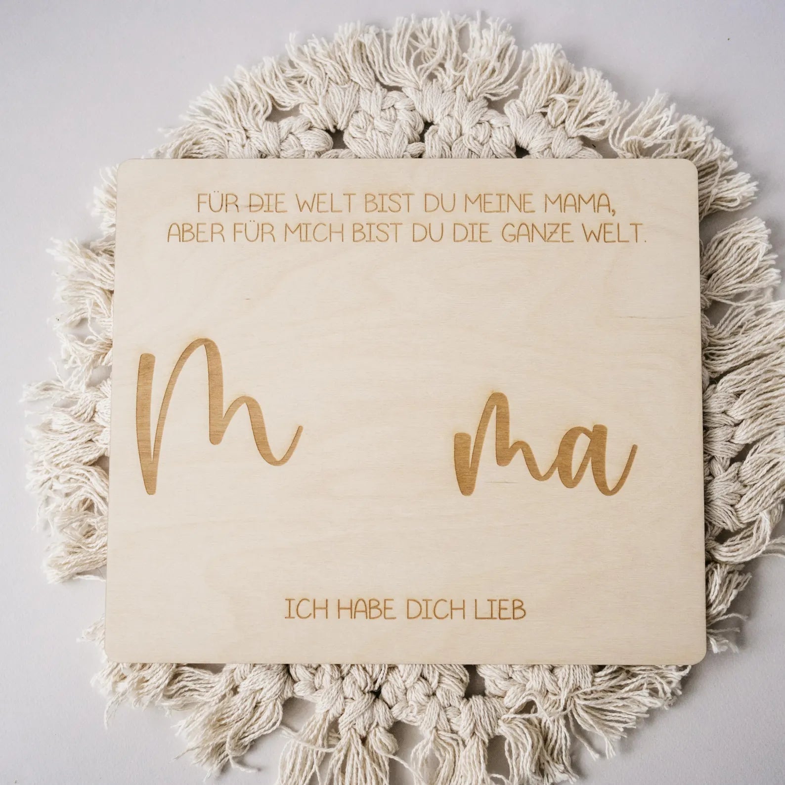 Handabdruck Brettchen Mama – Persönliches Holzgeschenk (1 Kind) Alicas Schlawiner - malmichmunt.com