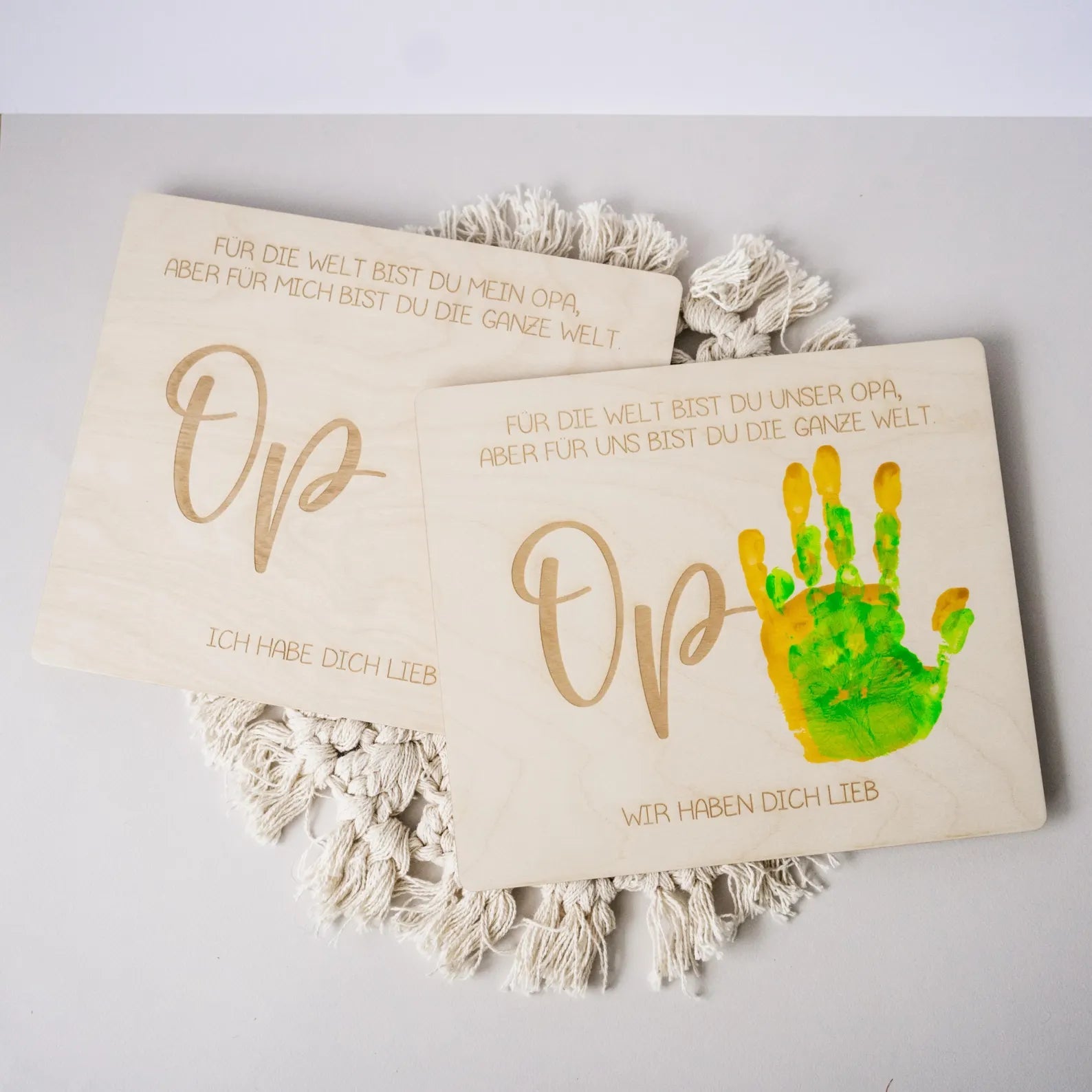 Handabdruck Brettchen Opa – Personalisiertes Holzgeschenk (1 Kind) Alicas Schlawiner - malmichmunt.com