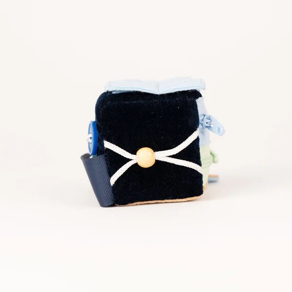 Jolly Designs - Calmi Cube "Blavi" der Ruhige Jolly Designs - malmichmunt.com