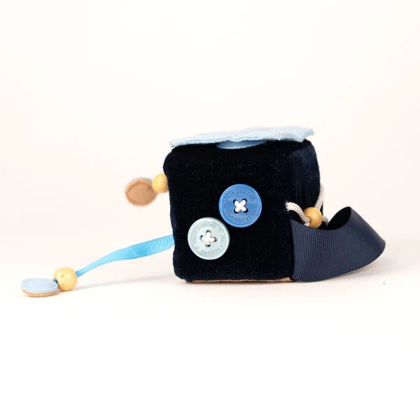 Jolly Designs - Calmi Cube "Blavi" der Ruhige Jolly Designs - malmichmunt.com