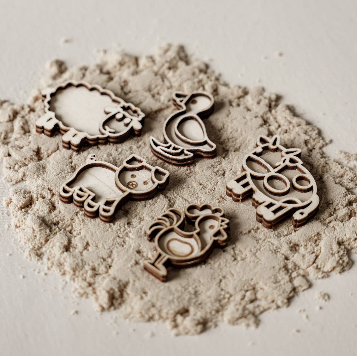 Leukmetletters - Sensorikspiel Füllschalen - Bauernhoftiere Leukmetletters - malmichmunt.com