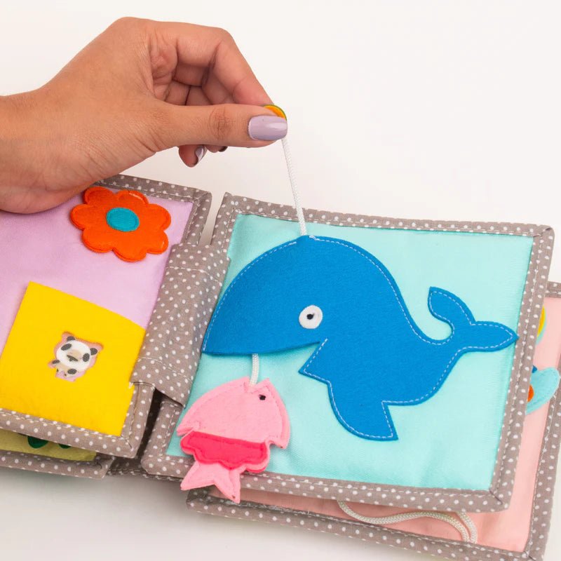 Mini Quiet Book "Dösender Löwe" Jolly Designs - malmichmunt.com