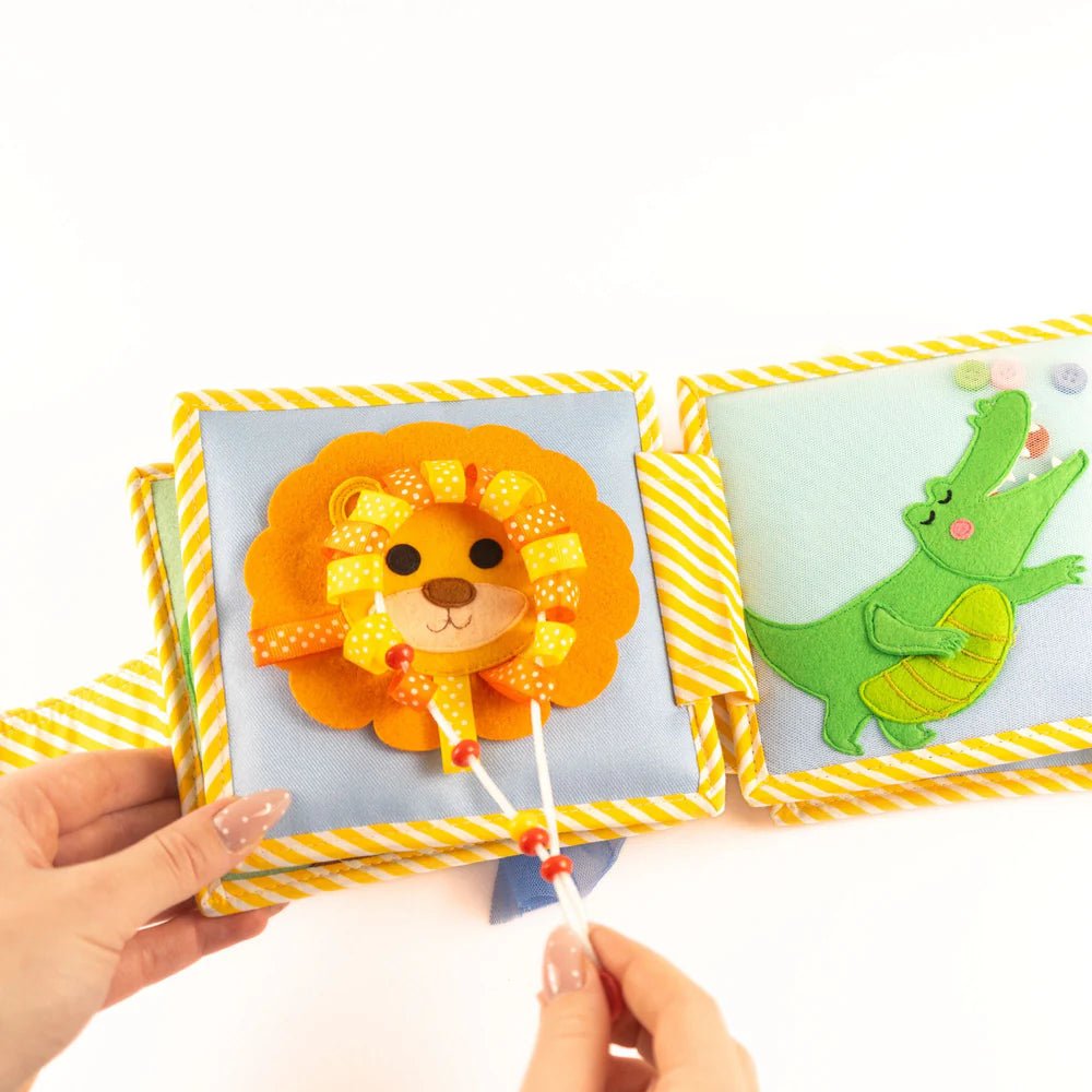 Mini Quiet Book "Kleine Buntschuppe" (ab 6 Monate) Jolly Designs - malmichmunt.com