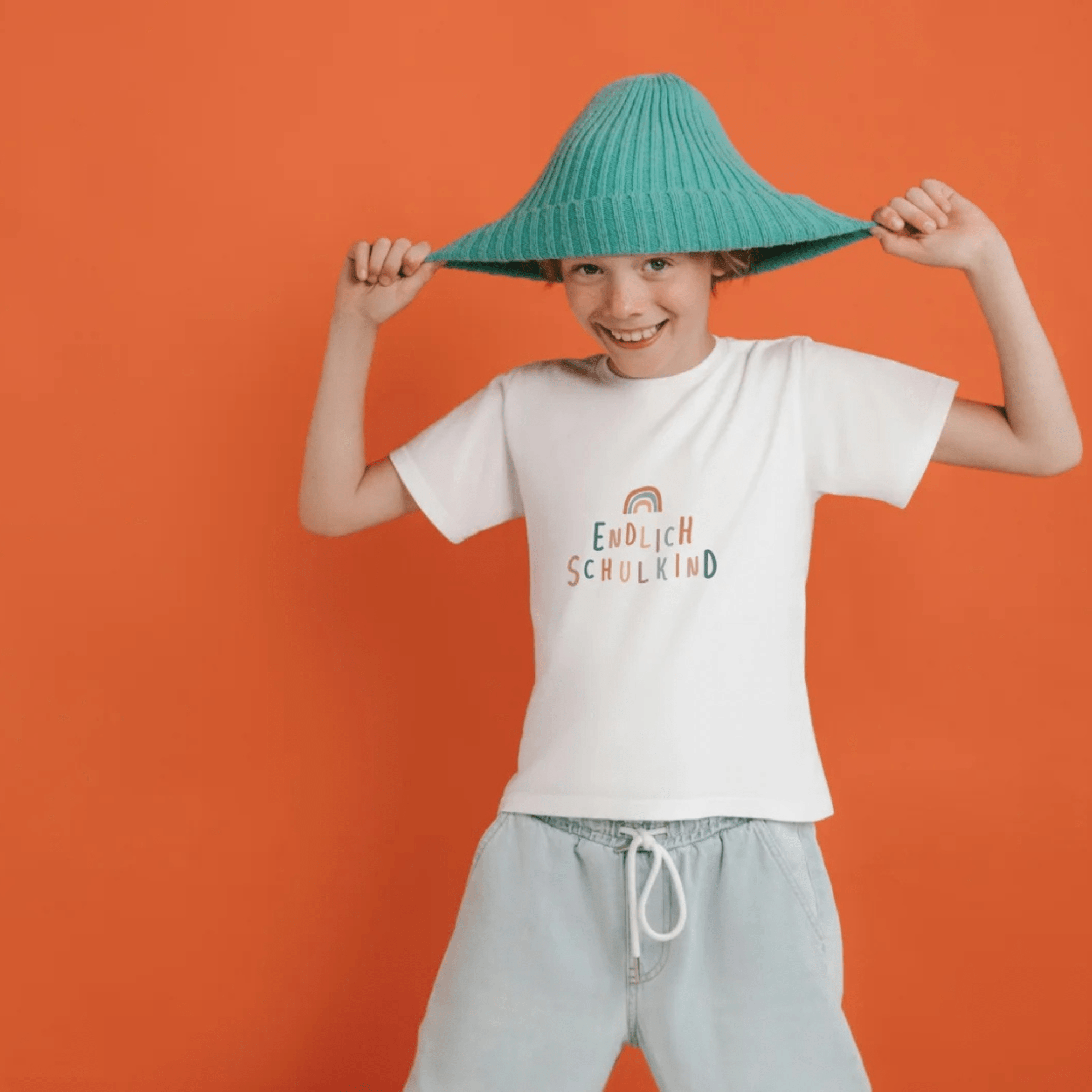Modern Kids Art - Bügelbild "Endlich Schulkind" Regenbogen Modern Kids Art - malmichmunt.com