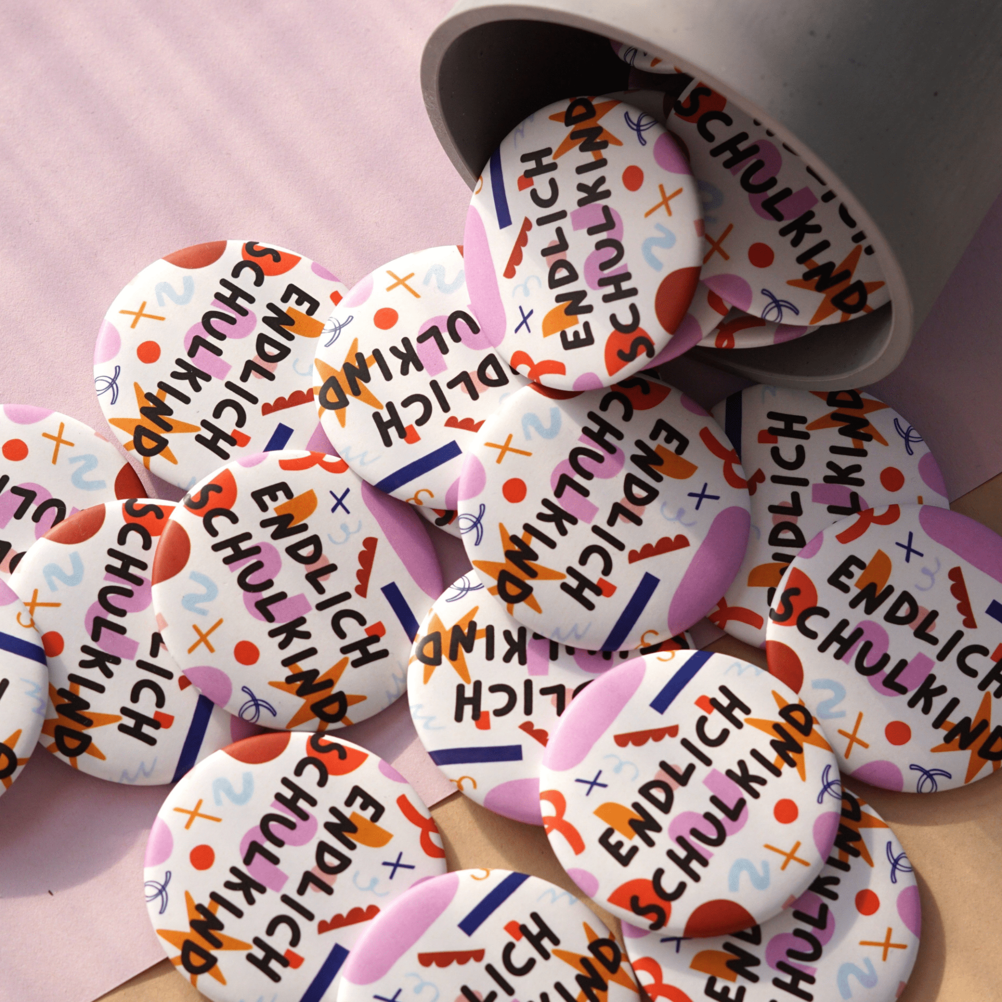 Modern Kids Art - Button "Endlich Schulkind" Modern Kids Art - malmichmunt.com