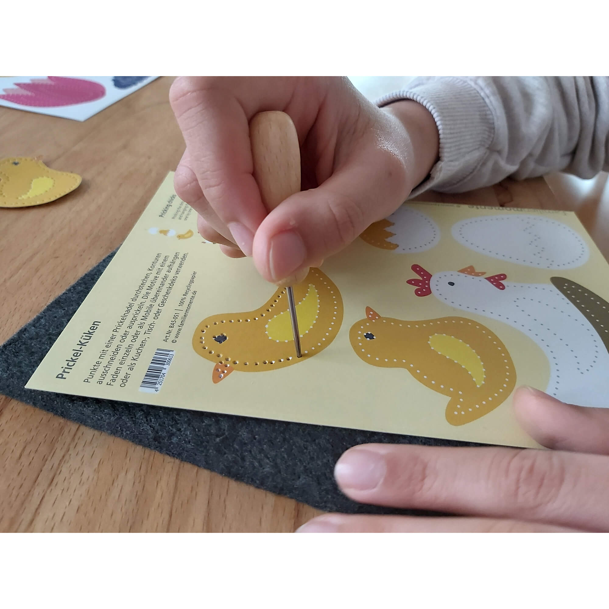 Prickeln für Kinder - Prickelset Wiese & Küken Familienmomente - malmichmunt.com